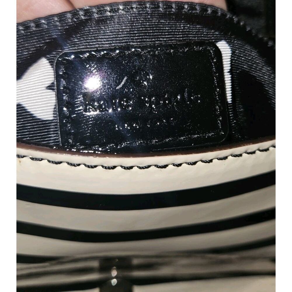 Kate Spade Chelsea Park Black Cream Striped Patent Leather Mini Crossbody 7x5x3 - Picture 12 of 13
